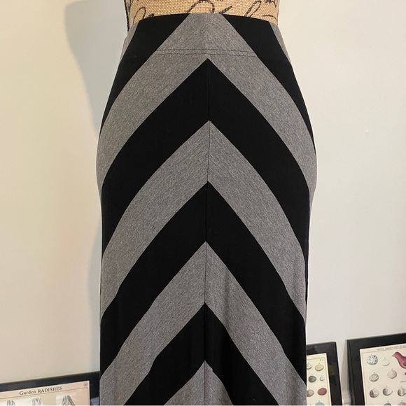 Chevron maxi skirt - Picture 2 of 5